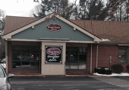 Dom's Broad Street Eatery