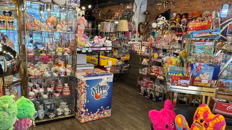 Pop Vintage & Collectibles