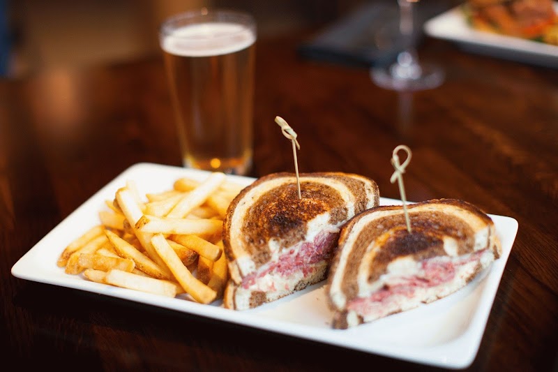 SideTrack Bar + Grill