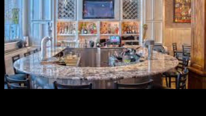 Mezzaluna/Drawing Room