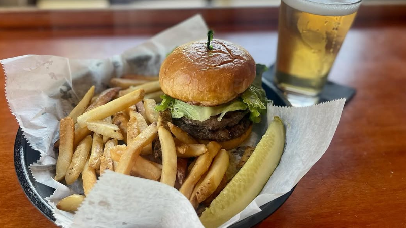 Schnitz Ada Grill