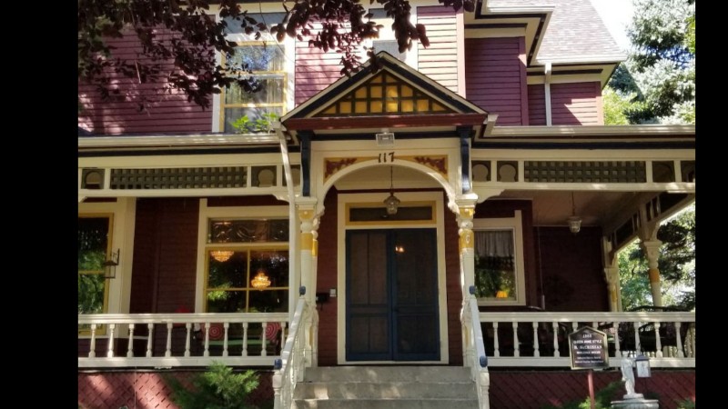 Historic Victorian Inn 