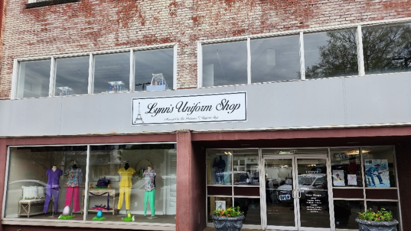 Lynn's Uniforms