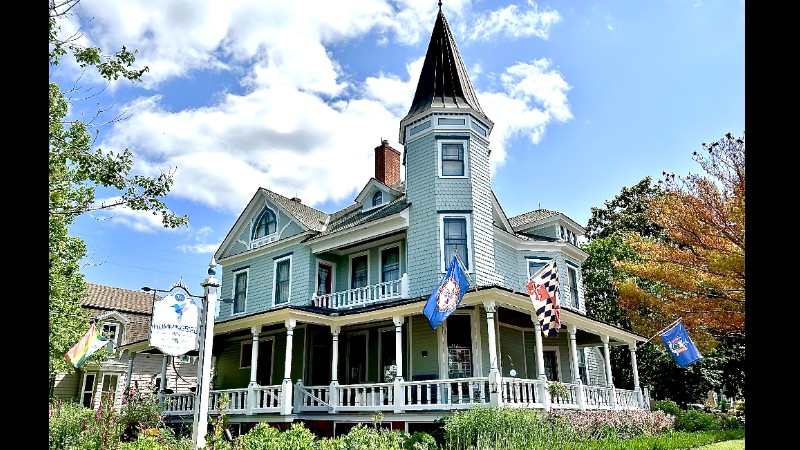 Hummingbird Inn