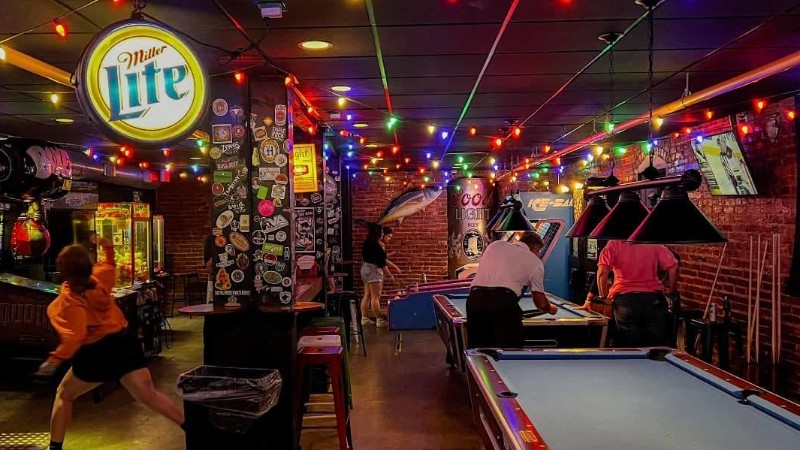 Dive Bar