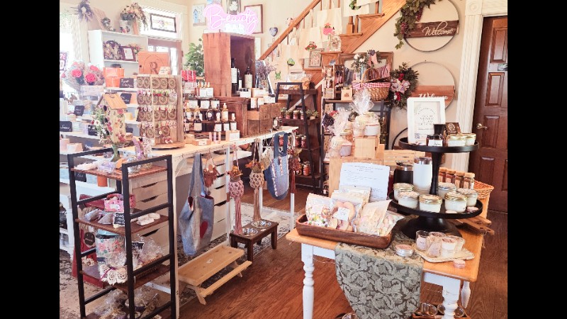 JJ's Vintage Mercantile & Consignment