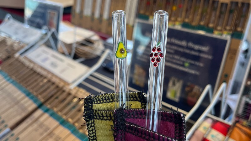 DrinkingStraws.Glass