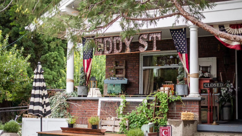 Eddy Street Vintage Market