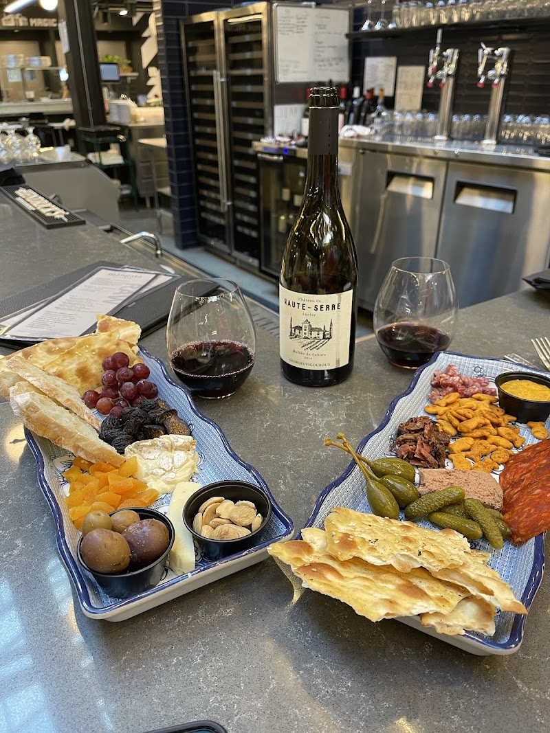 Mangata Raw and Wine Bar