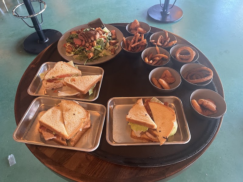 Moondog Pub & Grub
