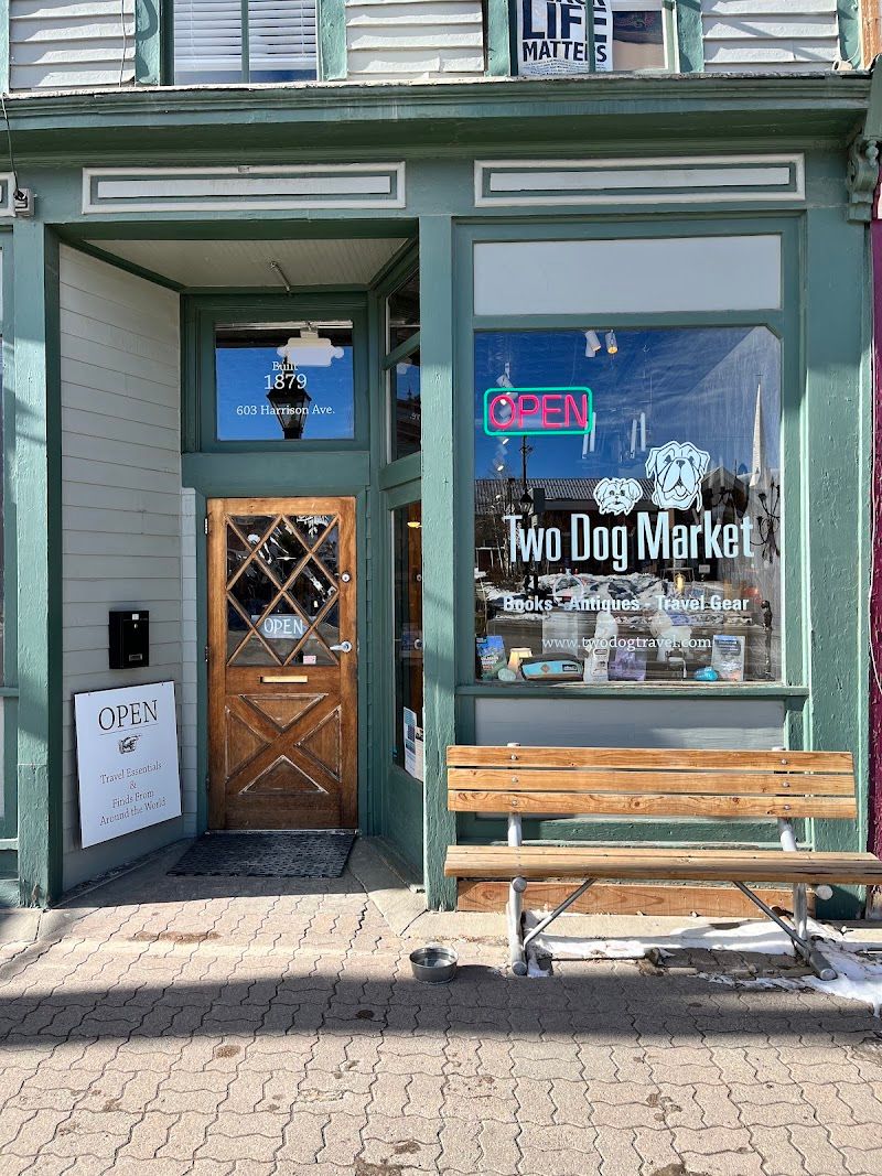Two Dog Market