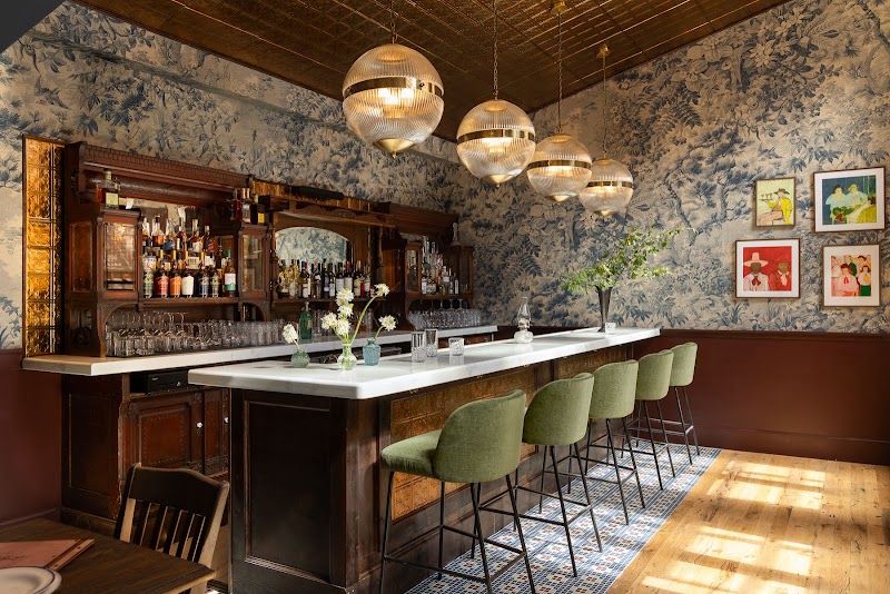 The St. Elmo Hotel & Tavern