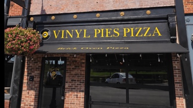 Vinyl Pies Pizza Vincennes, IN