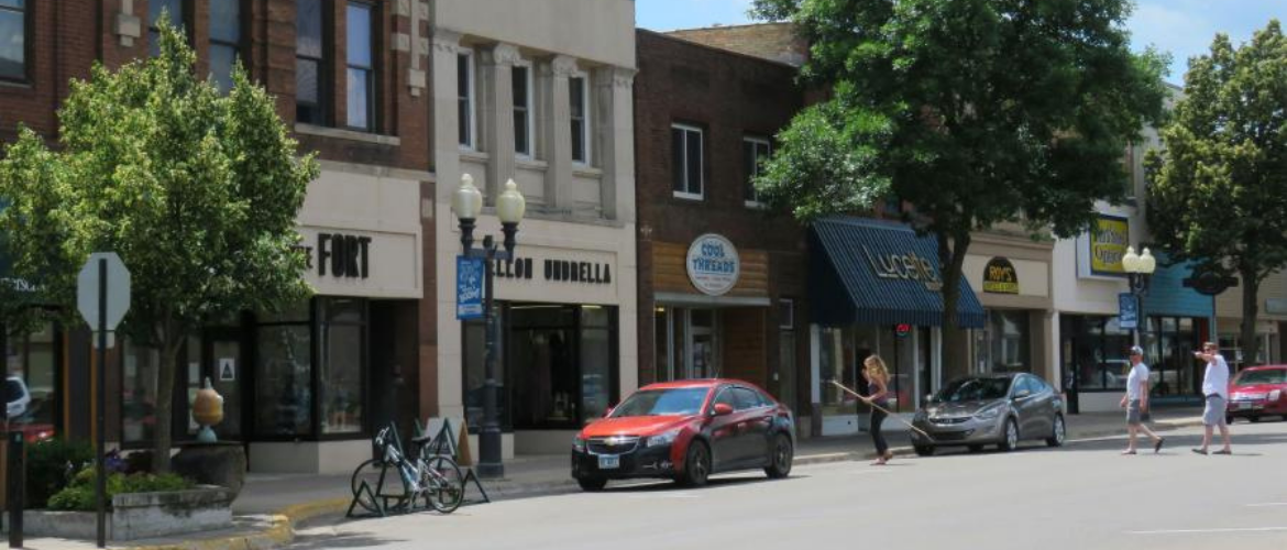 Bemidji Chamber Bucks Business Community