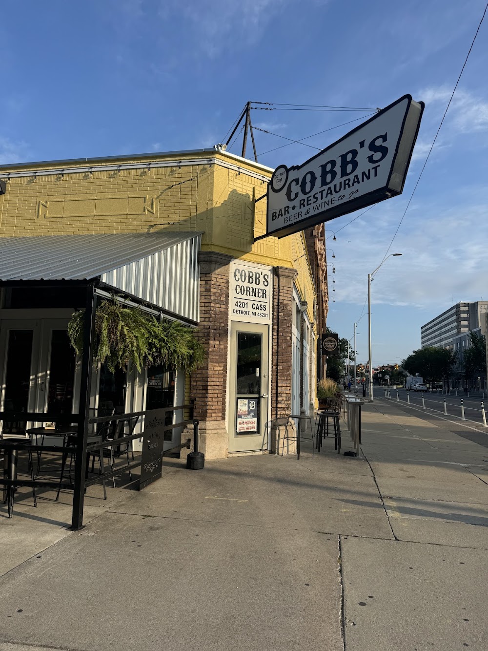 Cobbs Corner Bar